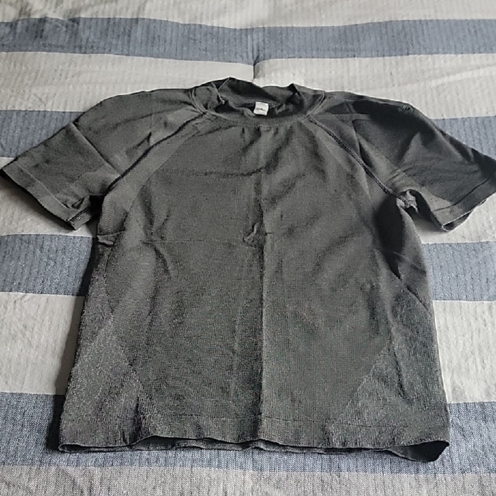 lululemon athletica Charcoal Short Sleeve Tee
